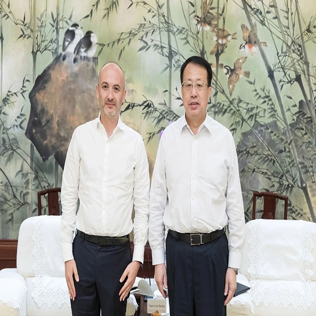 上海市市长龚正会见西班牙爱特思集团首席执行官奥斯卡•加西亚•马塞拉斯